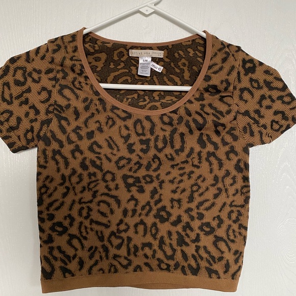 Cute tight camo tee - Picture 2 of 2